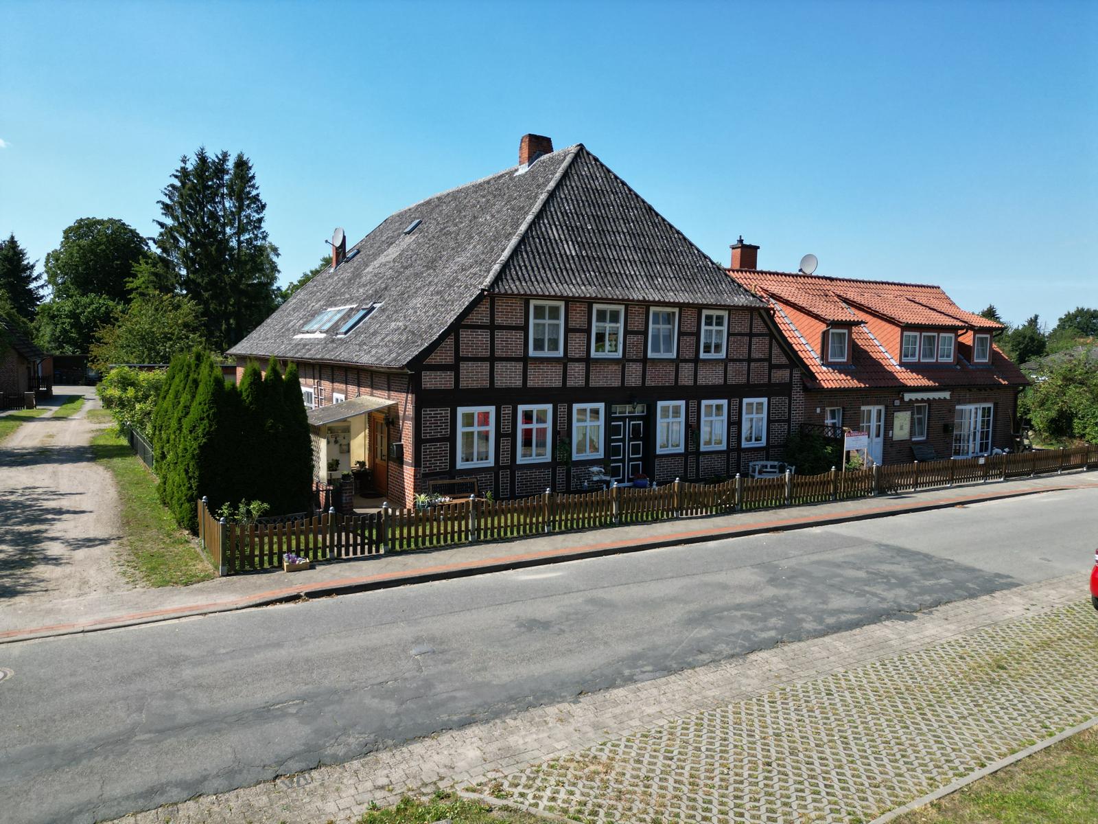 Einfamilienhaus zum Kauf als Kapitalanlage geeignet 420.000 € 10 Zimmer 277 m²<br/>Wohnfläche 1.192 m²<br/>Grundstück Barskamp Bleckede 21354