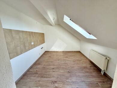 Wohnung zur Miete 355 € 3 Zimmer 70,6 m² Dachgeschoss, 4. Geschoss Luisenstraße 8 Schloßchemnitz 026 Chemnitz 09113