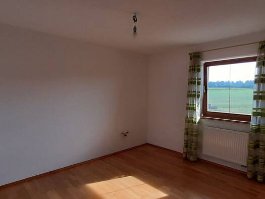 Wohnung zur Miete 1.000 € 4 Zimmer 130 m² Geschoss 1/2 frei ab 01.06.2026 Zell Erlbach 84567