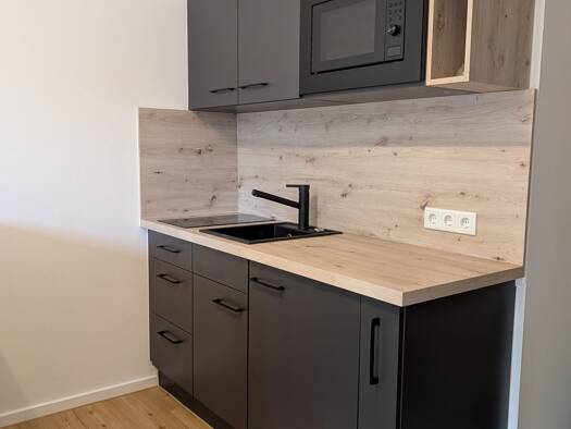 Studio zur Miete 700 € 1 Zimmer 22 m² frei ab sofort Erlangen-Nord Erlangen 91054