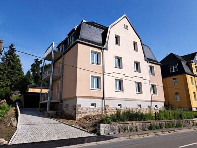 Wohnung zur Miete 740 € 3 Zimmer 87 m² Dachgeschoss frei ab sofort Chemnitzer Straße 26 Thalheim/Erzgebirge 09380
