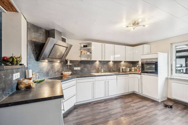 Einfamilienhaus zum Kauf 360.000 € 6 Zimmer 218 m² 617 m² Grundstück Dauborn Hünfelden-Dauborn 65597