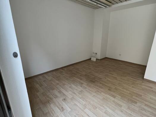 Bürofläche zur Miete provisionsfrei 150 € 1 Zimmer 16,8 m² Bürofläche Adolf-Kolping-Platz 4 Schwandorf Schwandorf 92421