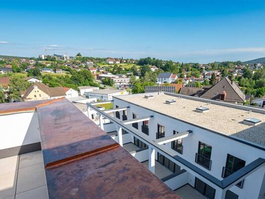 Stadthaus zum Kauf - Erstbezug provisionsfrei 4 Zimmer 130 m² frei ab sofort Stadtplatz 16 Viechtach 94234