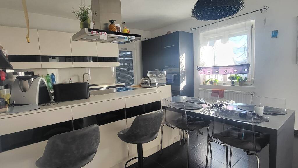 Mehrfamilienhaus zum Kauf 440.000 € 11 Zimmer 270 m² 651 m² Grundstück Trossingen 78647