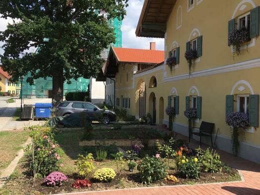 Wohnung zur Miete 970 € 3 Zimmer 97 m² Dachgeschoss, 2. Geschoss frei ab sofort Hauptstraße 28 Niederhausen Reisbach 94419
