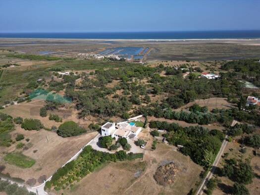 Haus zum Kauf 1.300.000 € 256 m² 1.268 m² Grundstück Luz de Tavira e Santo Estêvão 8800