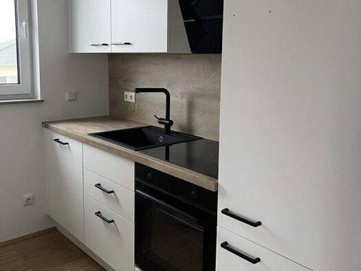 Wohnung zur Miete 586 € 2 Zimmer 42,2 m² Arnsdorf 01477