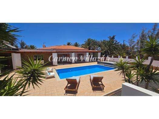 Villa zum Kauf 1.050.000 € 6 Zimmer 610,5 m² 3.342 m² Grundstück Antigua 35639