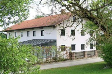 Haus zum Kauf 1.600.000 € 9 Zimmer 310 m² 15.000 m² Grundstück Götzdorf Bodenkirchen-Götzdorf 84155