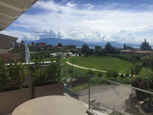 Haus zum Kauf 1.250.000 € 5 Zimmer 313 m² 490 m² Grundstück frei ab sofort Via dei Prati Polpenazze del Garda