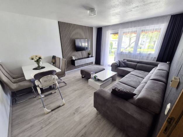 Wohnung zum Kauf 330.000 € 4 Zimmer 82 m² Beutelsbach Weinstadt 71384