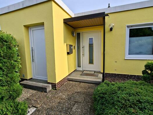 Reihenhaus zum Kauf provisionsfrei 395.000 € 4,5 Zimmer 100 m² 320 m² Grundstück frei ab 15.12.2026 Amberg Amberg 92224