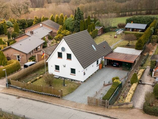 Einfamilienhaus zum Kauf 360.000 € 4 Zimmer 100 m² 989 m² Grundstück Zarnekau Süsel 23701
