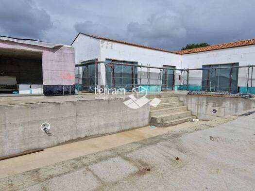 Villa zum Kauf - Erstbezug 790.000 € 3 Zimmer 134 m² Tinjan 52444
