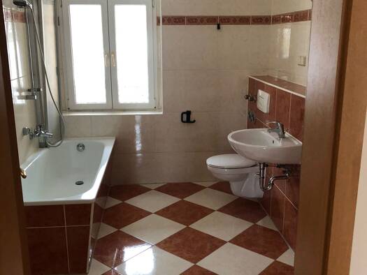Wohnung zur Miete 285 € 2 Zimmer 56 m² 2. Geschoss frei ab sofort Gellertstraße 57 Hainichen Hainichen 09661