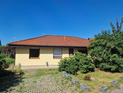 Bungalow zum Kauf 396.000 € 4 Zimmer 115 m² 523 m² Grundstück Taucha 04425