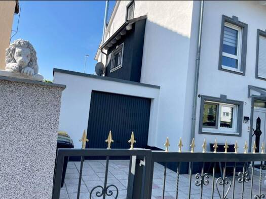 Haus zum Kauf provisionsfrei 795.000 € 5 Zimmer 163 m² 233 m² Grundstück Pfortenstr.57 Fechenheim Frankfurt am Main 60386