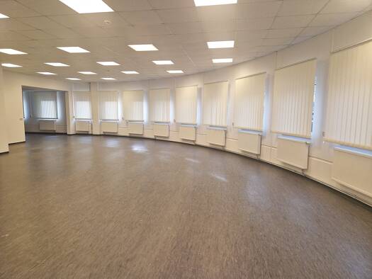 Ladenfläche zum Kauf 990.000 € 52 Zimmer 2.082 m² Verkaufsfläche Burgstraße 34 Döbeln 04720
