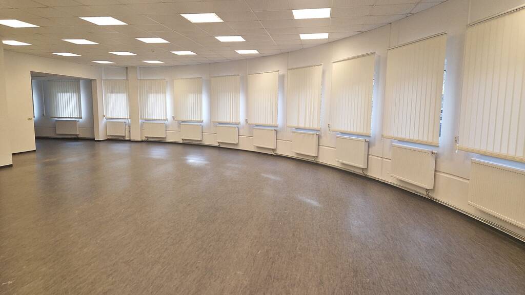 Ladenfläche zum Kauf 990.000 € 52 Zimmer 2.082 m² Verkaufsfläche Burgstraße 34 Döbeln 04720