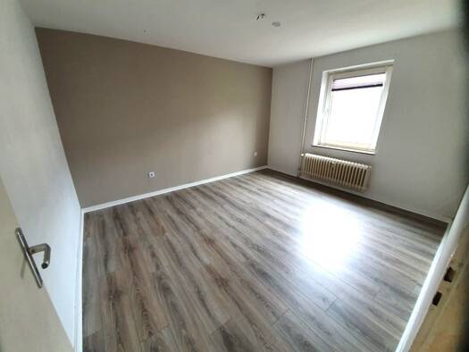 Wohnung zur Miete 450 € 3 Zimmer 50 m² frei ab sofort Hage 26524