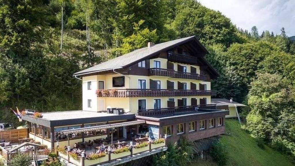 Hotel zum Kauf 1.300.000 € 5.683 m² Grundstück Steindorf am Ossiacher See 9551