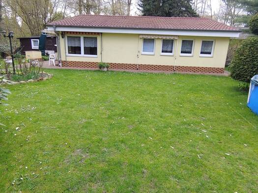 Einfamilienhaus zur Miete 1.100 € 6 Zimmer 100 m² 550 m² Grundstück frei ab sofort Birkenwerder 16547