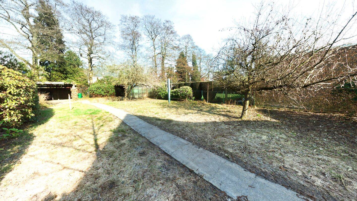 Immobilie in Lilienthal - Chance für Visionäre - renovierungsbedürftiges Einfamilienhaus auf großzügigem Baugrundstück in Lilienthal - Bild 3