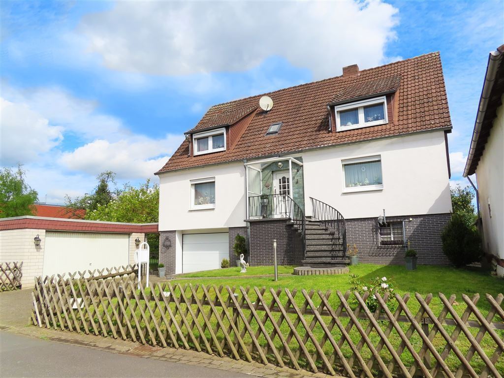 Einfamilienhaus zum Kauf provisionsfrei 395.000 € 6 Zimmer 165 m²<br/>Wohnfläche 1.278 m²<br/>Grundstück ab sofort<br/>Verfügbarkeit Sandershausen Niestetal 34266