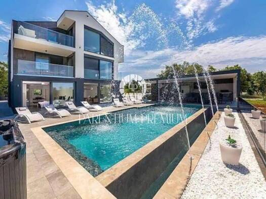 Haus zum Kauf 2.000.000 € 9 Zimmer 552 m² Porec