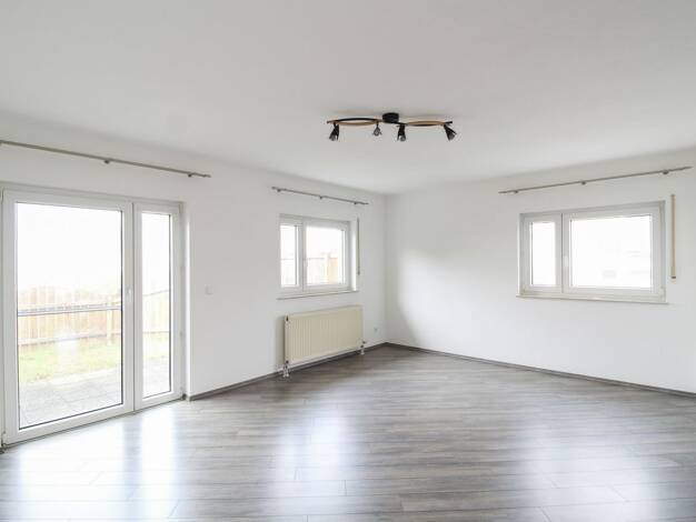 Doppelhaushälfte zum Kauf 295.000 € 5 Zimmer 140,1 m² 363,1 m² Grundstück Oberhohndorf Zwickau 08056