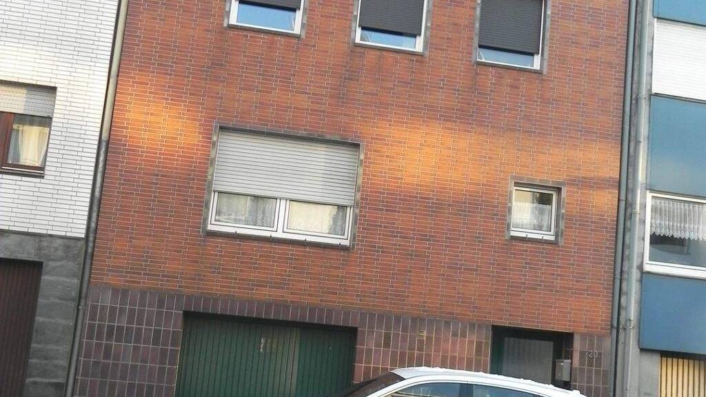 Stadthaus mit Garage in zentraler Lage (3 Wohneinheiten)