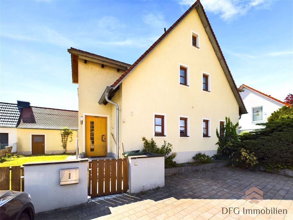 Einfamilienhaus zum Kauf 609.000 € 6 Zimmer 150 m²<br/>Wohnfläche 546 m²<br/>Grundstück Neutraubling 93073