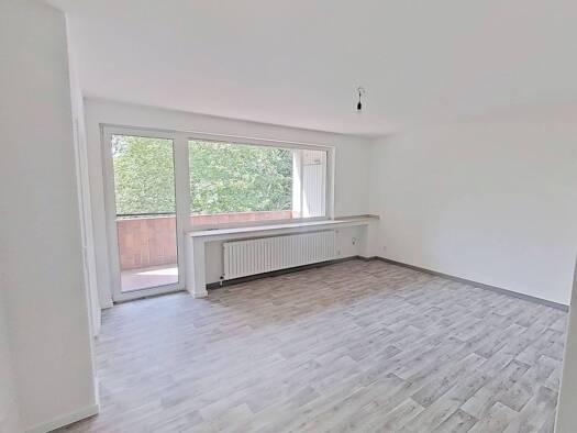 Wohnung zur Miete 599 € 3 Zimmer 81 m² frei ab sofort Lüneburger Str. 40 Neumühl Duisburg 47167