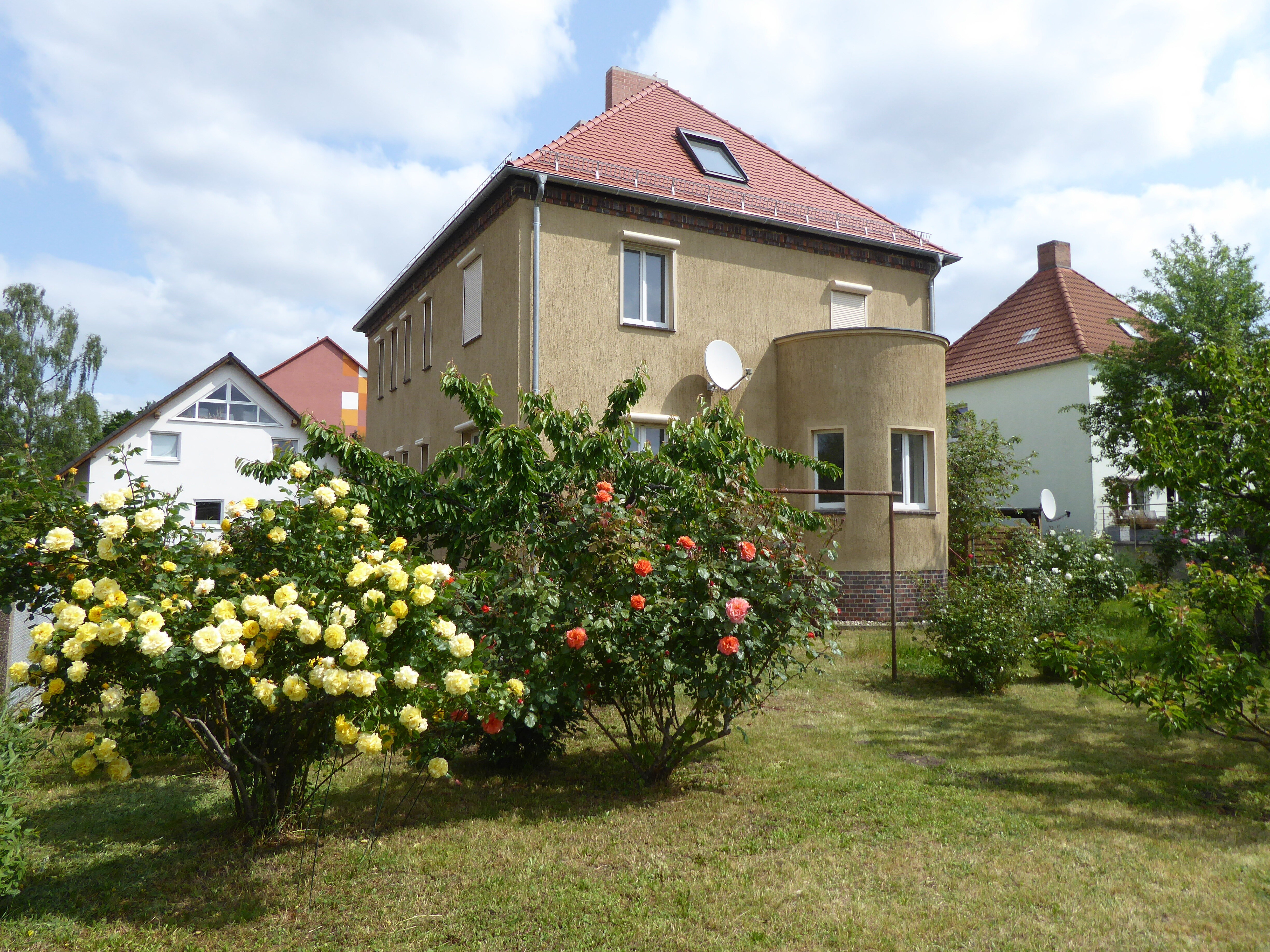 Mehrfamilienhaus zur Miete 2.250 € 165 m²<br/>Wohnfläche 590 m²<br/>Grundstück ab sofort<br/>Verfügbarkeit nähe Vogelweide Damaschkestraße Halle (Saale) 06130