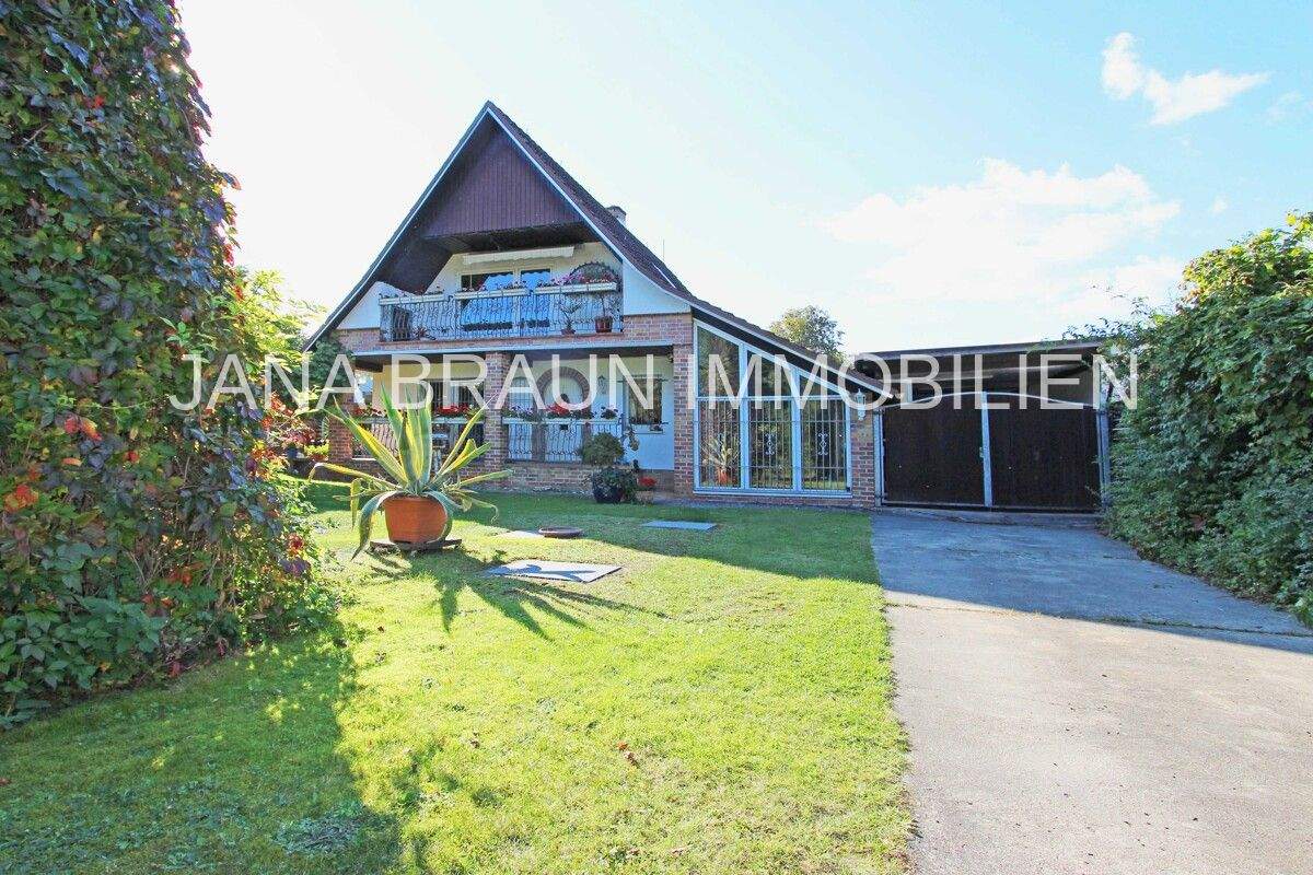 Einfamlienhaus mit Wintergarten, zwei Garagen, viel Nebengelass in Bernau