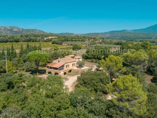 Haus zum Kauf 790.000 € 179 m² 8.685 m² Grundstück Saint-Hippolyte-le-Graveyron 84330