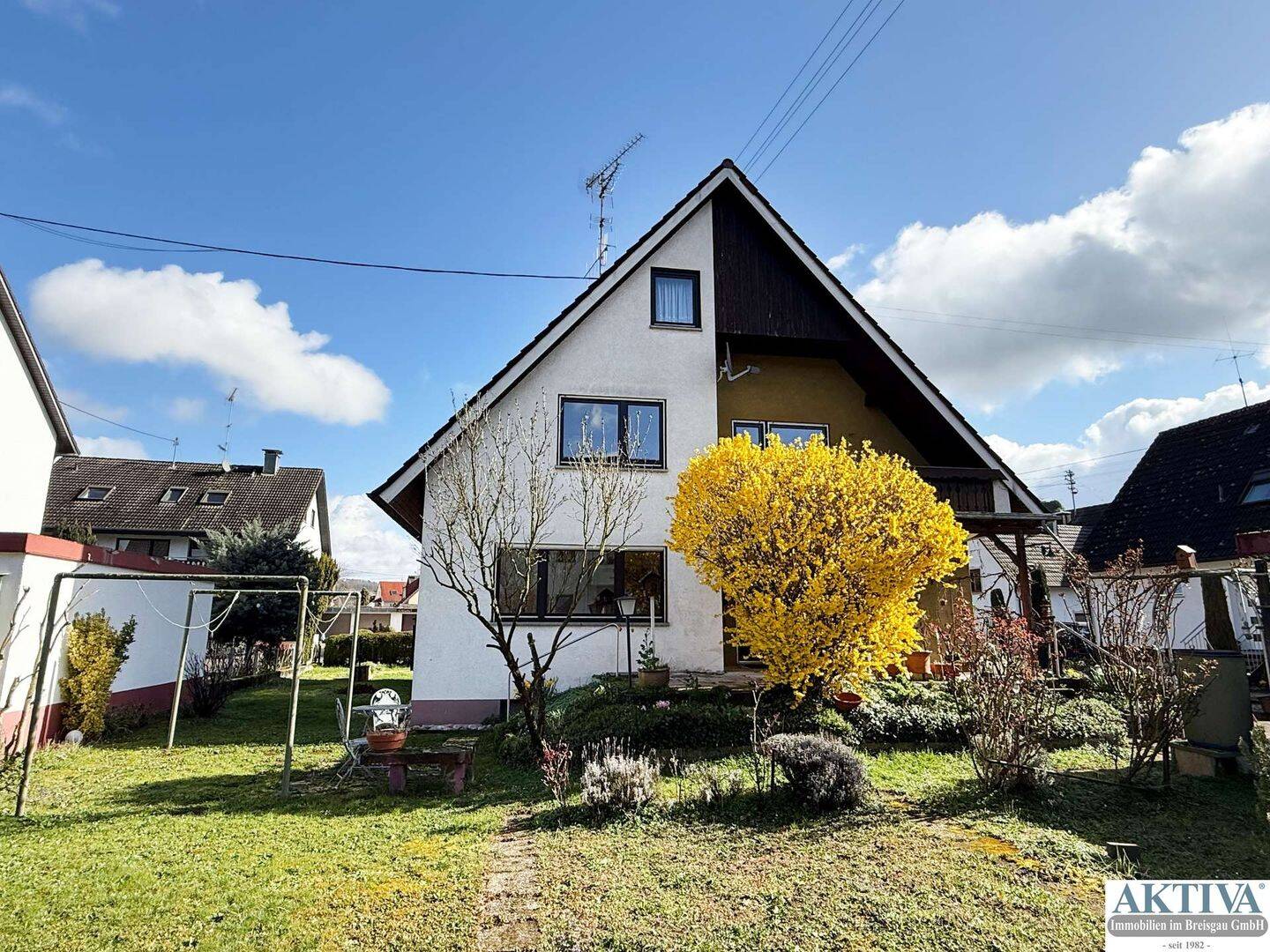 Immobilie in Malterdingen - Einfamilienhaus mit Garten und Doppelgarage in Malterdingen - Bild 0