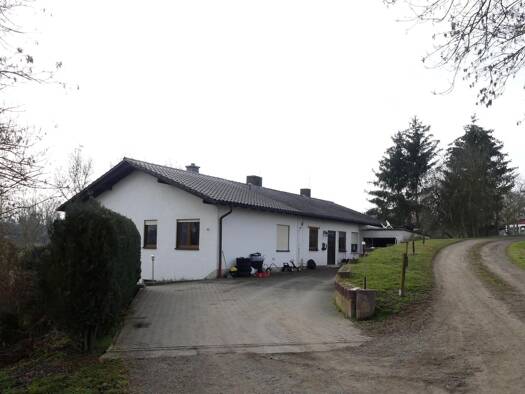 Wohnung zum Kauf provisionsfrei 70.000 € 7 Zimmer 189 m² Röllshausen Schrecksbach 34637
