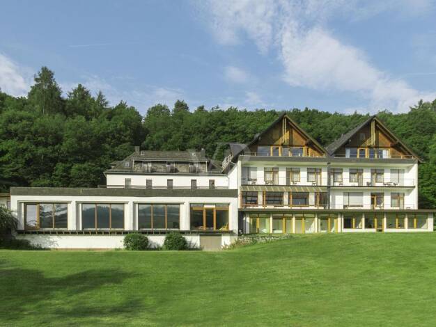 Hotel zum Kauf 2.500.000 € 21 Zimmer 17.633 m² Grundstück Bad Endbach Bad Endbach 35080