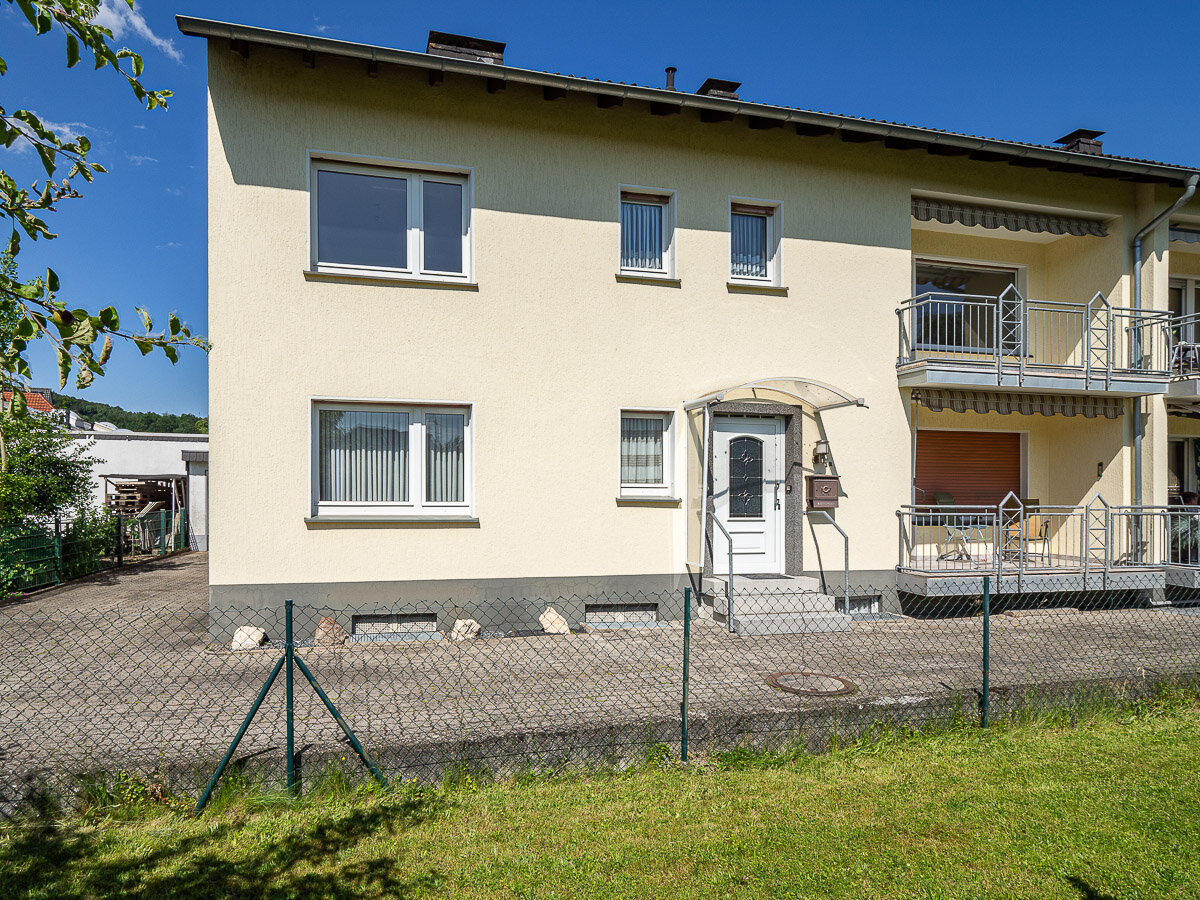 Mehrfamilienhaus zum Kauf 299.000 € 8 Zimmer 153,6 m²<br/>Wohnfläche 451 m²<br/>Grundstück Bruchhausen Arnsberg 59759