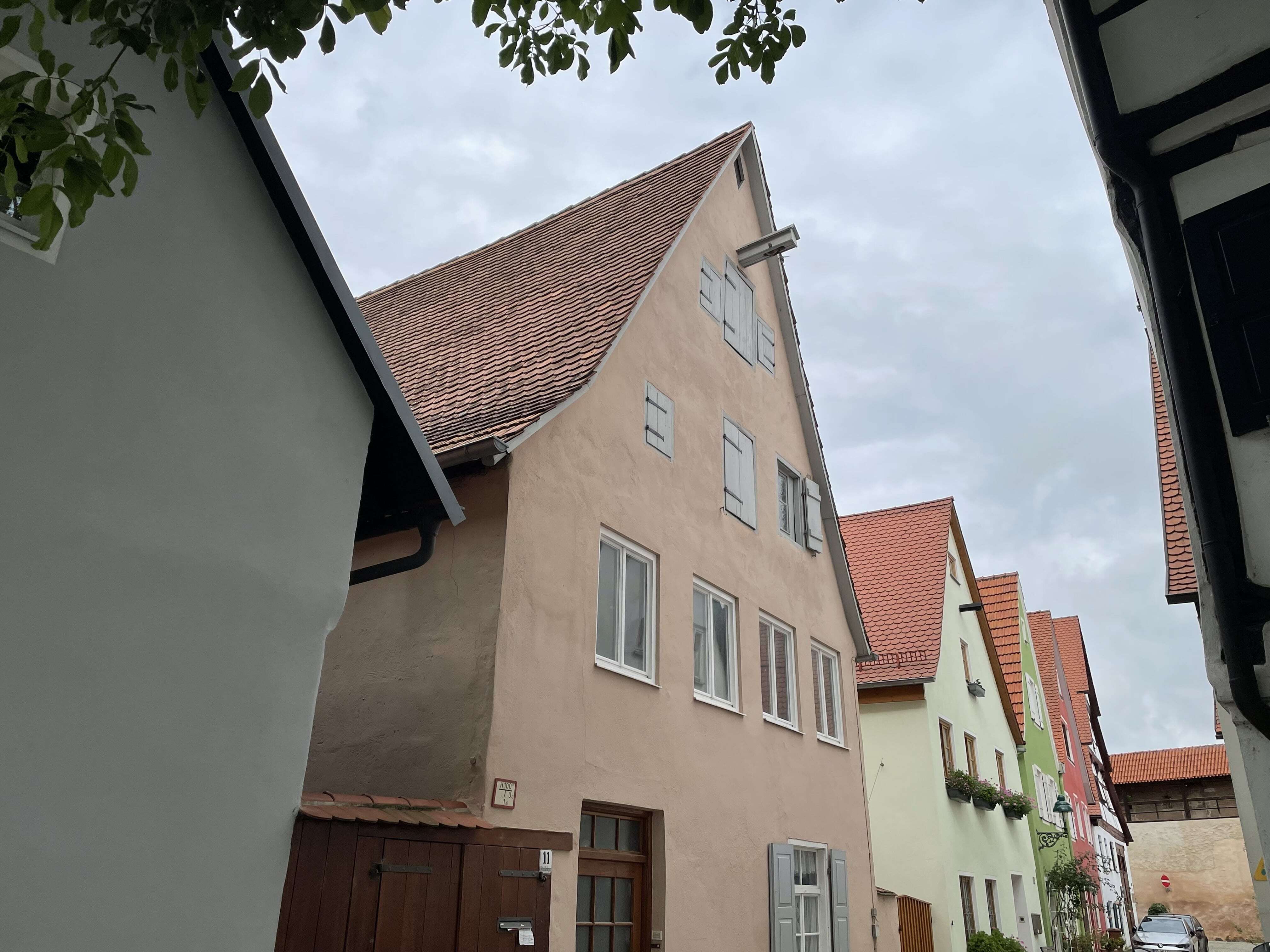 Mehrfamilienhaus zum Kauf provisionsfrei 1.440.000 € 9 Zimmer 252 m²<br/>Wohnfläche 123 m²<br/>Grundstück Nördlingen Nördlingen 86720