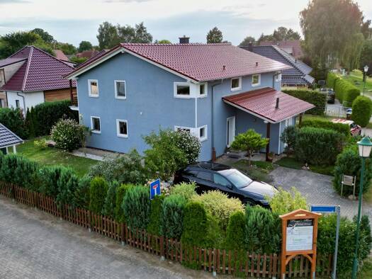 Doppelhaushälfte zum Kauf 350.000 € 4 Zimmer 130 m² 350 m² Grundstück Rambin 18573