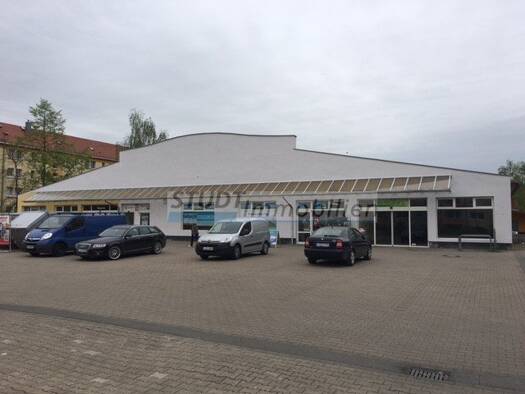 Laden zur Miete provisionsfrei 770 m² Verkaufsfläche teilbar ab 90 m² Borna 04552