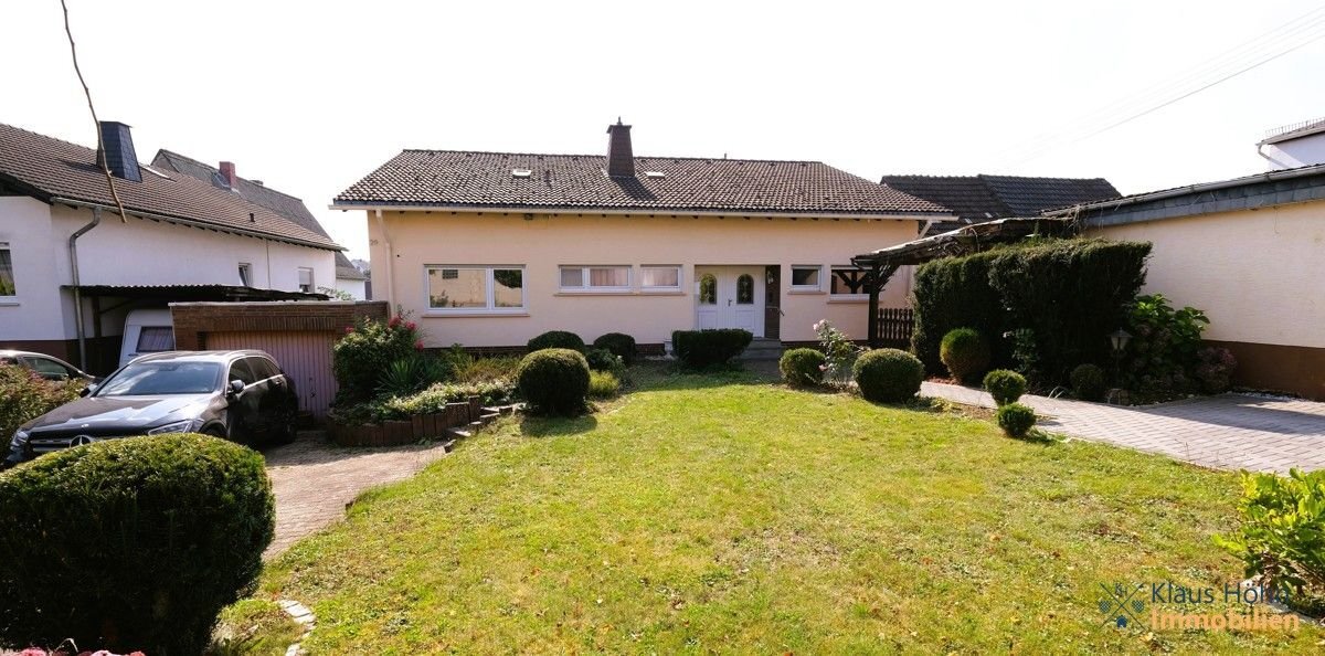 Einfamilienhaus zum Kauf 374.500 € 10 Zimmer 254 m²<br/>Wohnfläche 949 m²<br/>Grundstück Hundsangen 56414