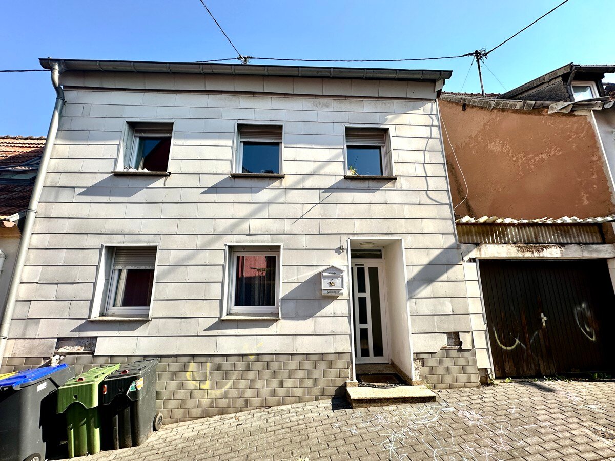 Reihenmittelhaus zum Kauf 189.000 € 6 Zimmer 174 m²<br/>Wohnfläche 190 m²<br/>Grundstück Dudweiler - Mitte Saarbrücken / Dudweiler 66125