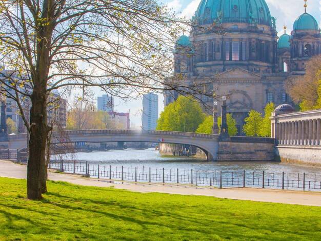 Wohnung zur Miete 1.369 € 2 Zimmer 58,5 m² 6. Geschoss frei ab 01.01.2027 Mitte Berlin 10178