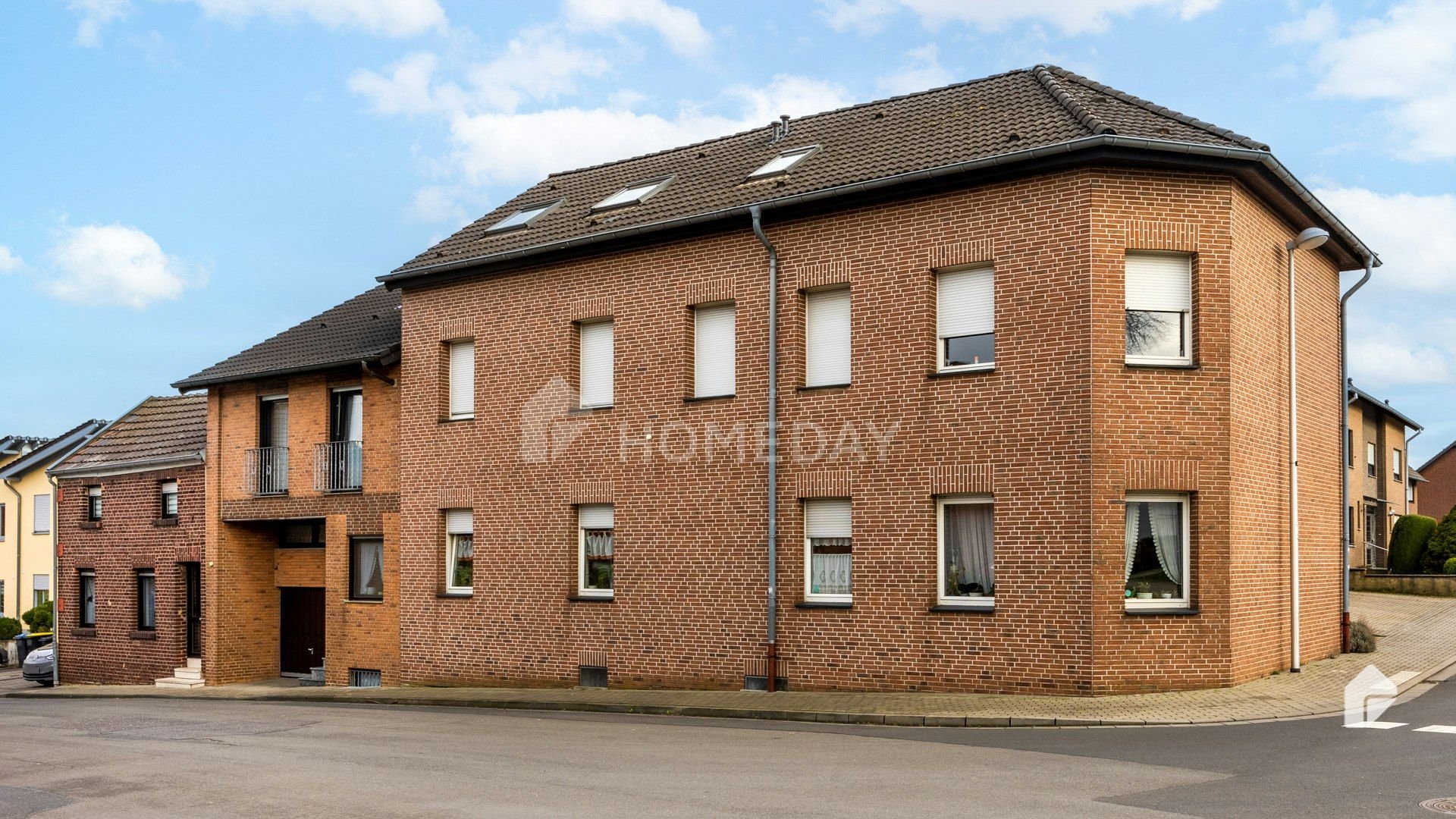 Mehrfamilienhaus zum Kauf 329.000 € 10 Zimmer 200 m²<br/>Wohnfläche 359 m²<br/>Grundstück Brachelen Hückelhoven 41836