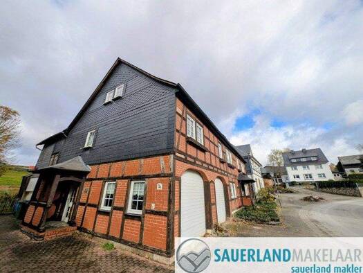 Mehrfamilienhaus zum Kauf 199.500 € 10 Zimmer 230 m² 671 m² Grundstück Rattlar Willingen (Upland) 34508