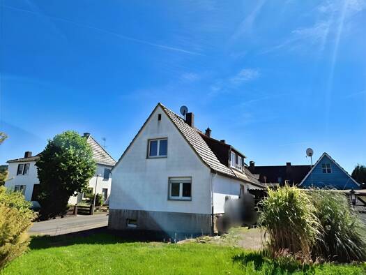Doppelhaushälfte zum Kauf 129.000 € 6 Zimmer 126 m² 658 m² Grundstück Heringen Heringen 36266